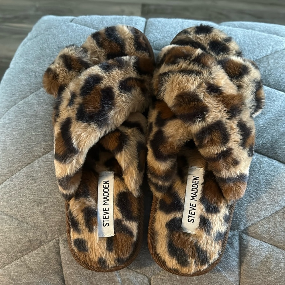 Steve Madden Leopard Slides